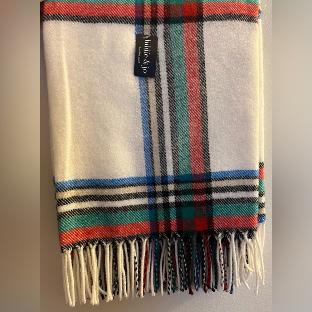 NWT Plaid Blanket Scarf hildie & jo
